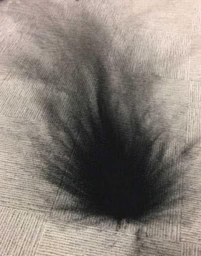 【月球】一些灵异的错觉图片,图一闪现莫名黑洞,最后一张你看得出什么?