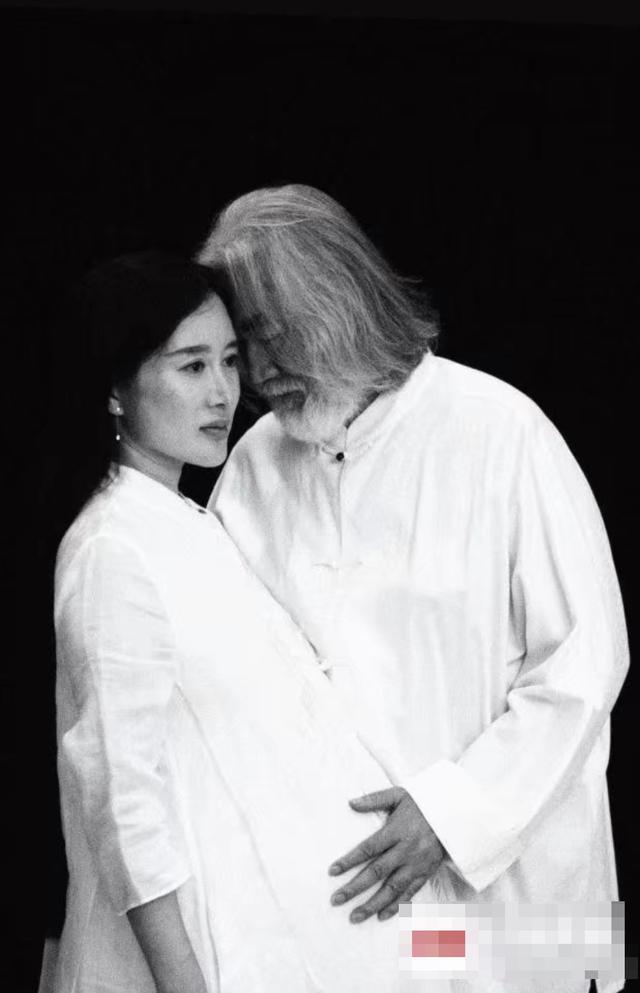 张纪中|张纪中结婚证曝光，公开与杜星霖恩爱照，首认6岁混血儿子系合法所生