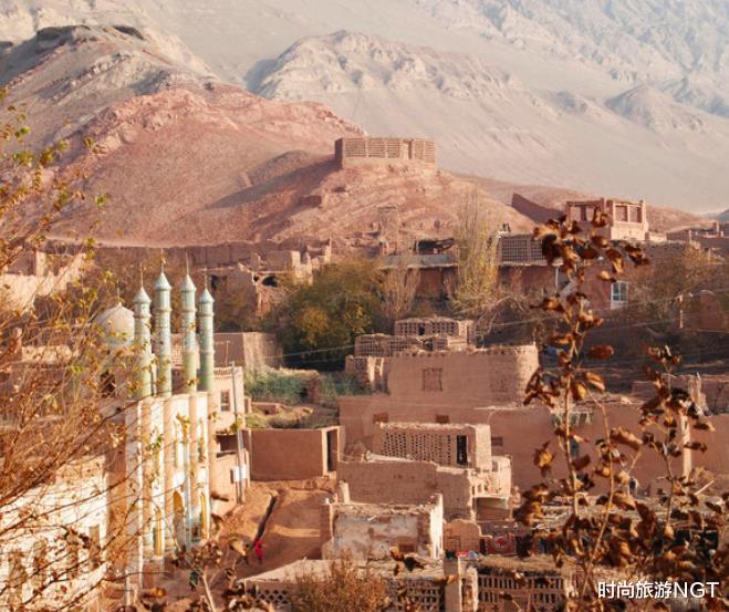 #新疆维吾尔自治区#国内唯一的沙漠城市,绿植不退风沙不进,距今已有千年历史