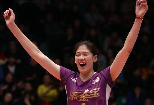 [张常宁]女排张常宁和天才少女李莹盈相比，谁更适合中国女排的体系？