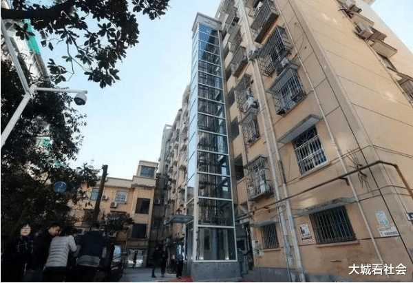 ##加装电梯私改方案，1楼业主阻拦后被起诉，法院判决赔7000元