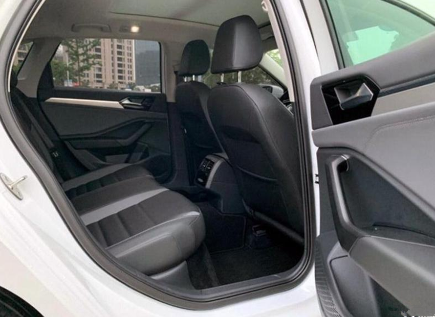 新车|大众“扛不住”了！从12.89万跌到9.69万，30天狂卖22580辆