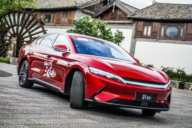 比亚迪汉|3.9秒破百!比亚迪汉不仅仅是堆料那么简单,细节太讲究,极精致