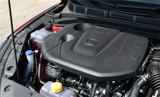 长安逸动|长安逸动PLUS价格适中,外观帅气,家用代步没问题