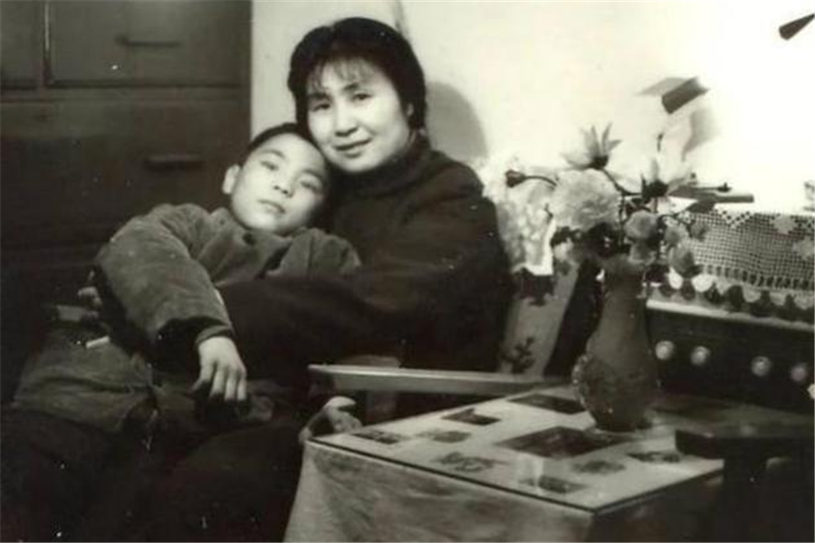 屠洪刚|呼延生：歌红人不红，历经两段婚姻，一手将儿子培养成乐坛红人