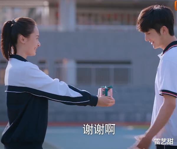 以家人之名|齐明月“移情别恋”太快，人设崩塌？她的三观可比凌霄正多了