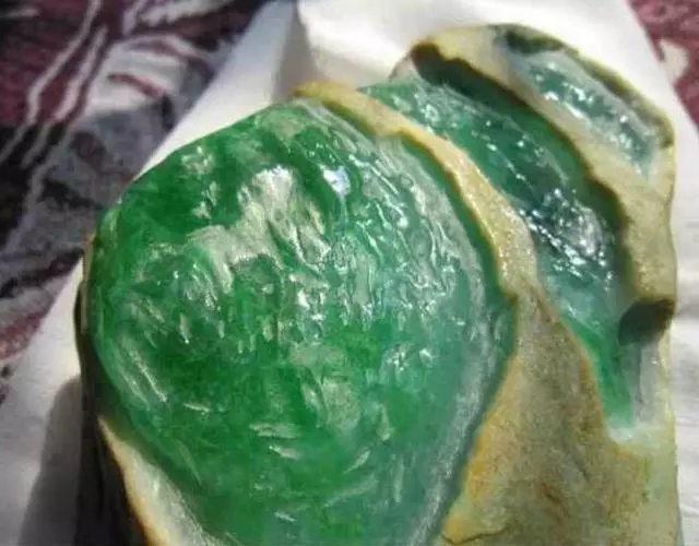 翡翠@翡翠帝王绿原石，我的眼已被靓瞎！！