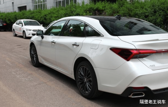 亚洲龙|丰田又发飙了!皇冠的继任者下探至18万,比雅阁还要漂亮10倍