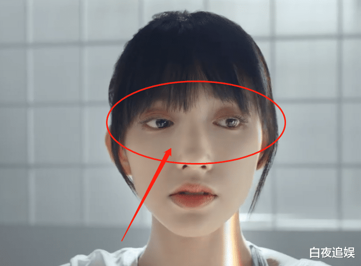 『程潇』程潇拍广告卸掉烟熏眼妆,眼部特写下的双眼皮,P都不敢这么P