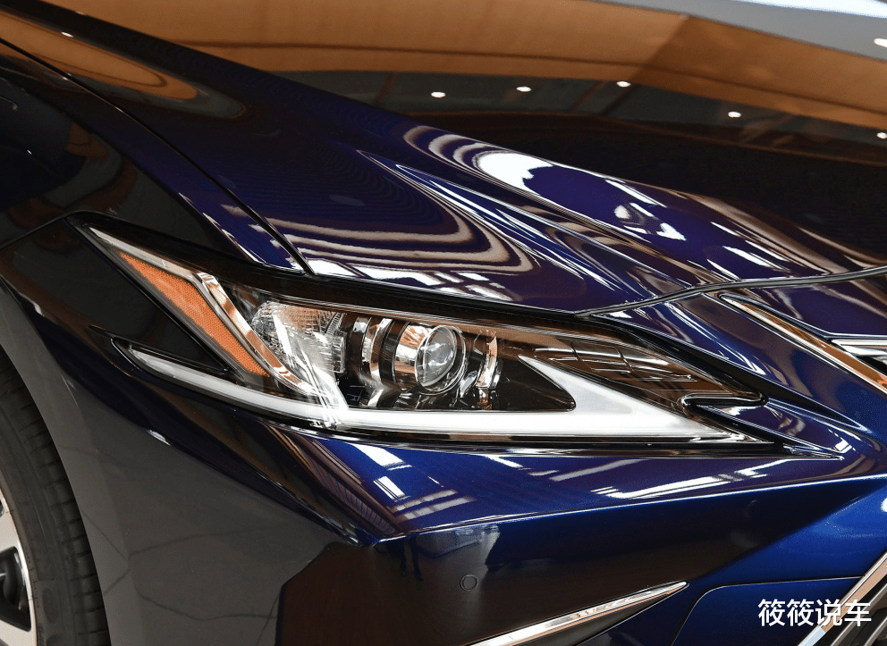 『雷克萨斯ES』丰田再添“新王者”!比宝马5系还好看,油耗4.2L,标配四轮独悬