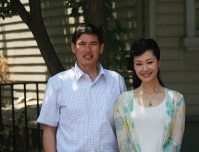 于文华：国家一级演员，于文华为李凡生下一个可爱的女儿，离婚后患抑郁症