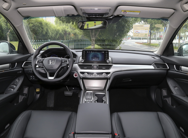 本田雅阁|适合30岁上班族的三款车，稳重大气又不失面子