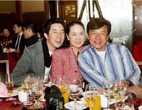 利智■比起林凤娇对成龙混乱情史忍38年，利智吃一次醋让李连杰听话30年