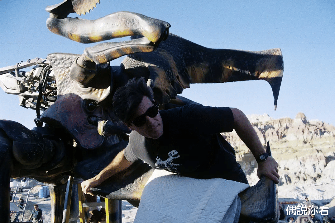 欧美明星|1997年，投资9500万美元的电影，弹药堆积如山吓坏拾荒者