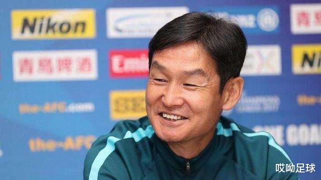 『韩国队』0-6溃败!崔龙洙无语崩溃,韩国名帅培养计划彻底失败?