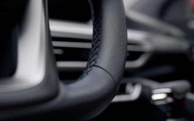 王者荣耀▲最新！长安逸动PLUS上市，蓝鲸1.4T+中控大连屏，7万起还买朗逸？