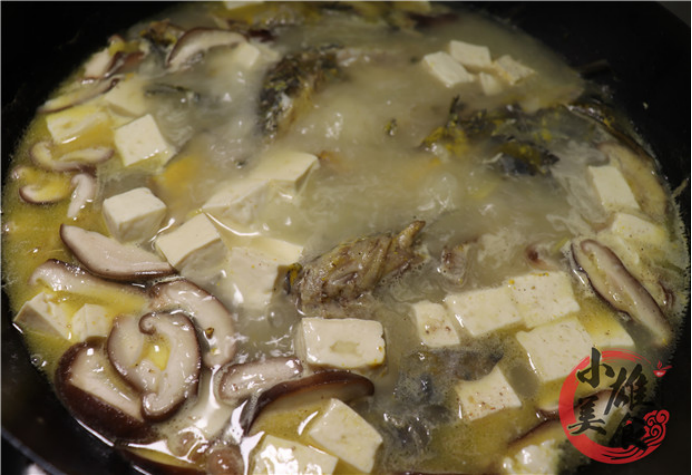 鱼汤@不管炖什么鱼，都不要放这“2种料味”，做不对鱼又腥又难喝