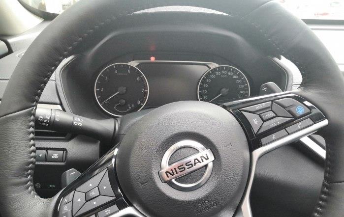 「大众速腾」20万提天籁2.0T，开了四个月的感受，车主：日系三杰性价比之王！