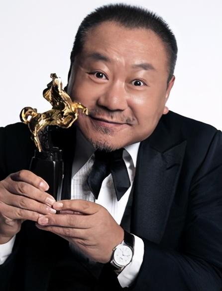 赵本山|2011年春晚《卖房》，1个失误范伟留下阴影，赵本山：我平不了这坑