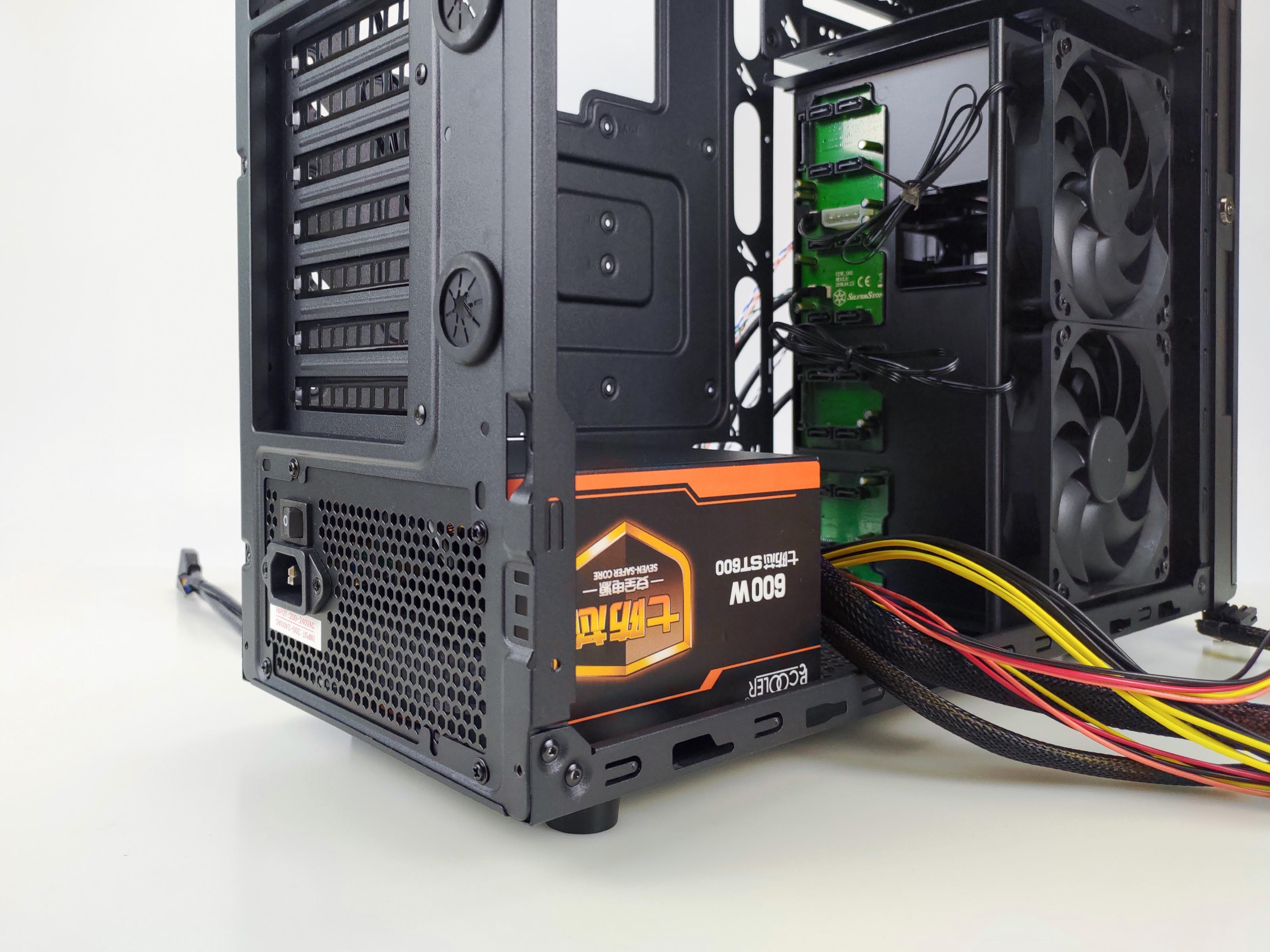 酷睿处理器|64TB超豪华别墅，银欣CS380黑威联通主机达成