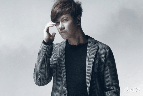 「无感」凭借《冷咖啡》这张专辑出道，如今成为优秀的歌手，他就是李圣杰