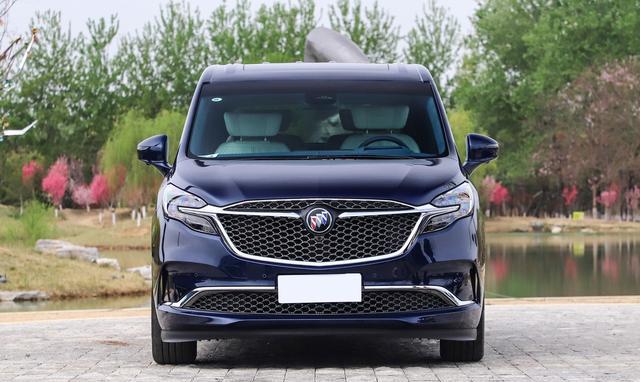 【红旗h5】不愧是“七座王者”,单月卖出14762台,上至商务下至家用都适合