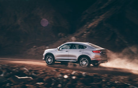 「SUV」为什么国人宁愿买简配合资车，也不买高配国产车？
