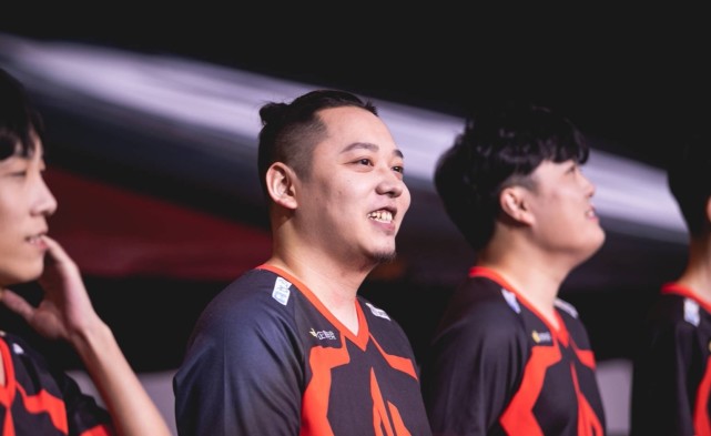 ag战队|什么是职业意识？一诺马可天秀开团，七年无缝衔接，解说：一诺动手了