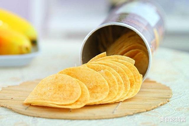 「薯片」上课偷吃零食最容易被发现的4种，薯片上榜，最后一种无人能躲过