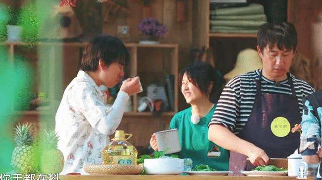 郭麒麟：郭麒麟喜欢张子枫，两人私底下的对话暴露了一切，有点甜