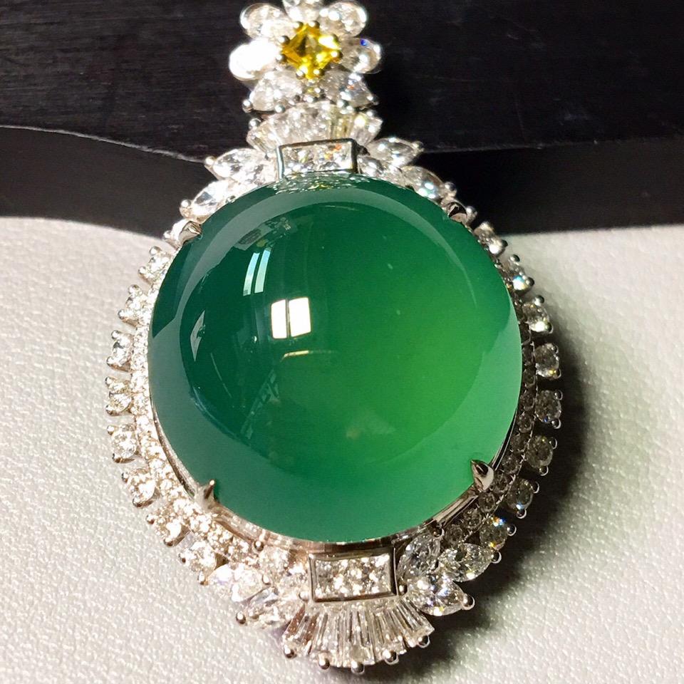 翡翠|翡翠颜色绚丽多彩,正是大自然的馈赠