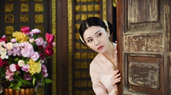 小娘惹|《小娘惹》陈盛所有的温柔都给了菊香，却把”残忍“留给了美玉！