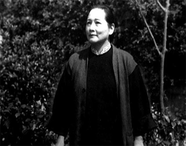 宋庆龄|宋庆龄不为人知的黄昏恋，曾动过再婚的念头，总理：何必如此