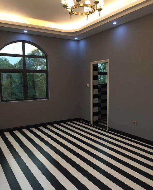 土豪爸爸打造的百万级自建房, 看到这KTV式的灯, 一口老血没忍住