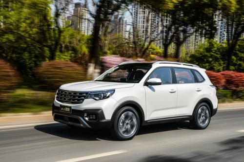 国产车|现在起亚智跑和同价位国产车到底哪个档次高?为什么?