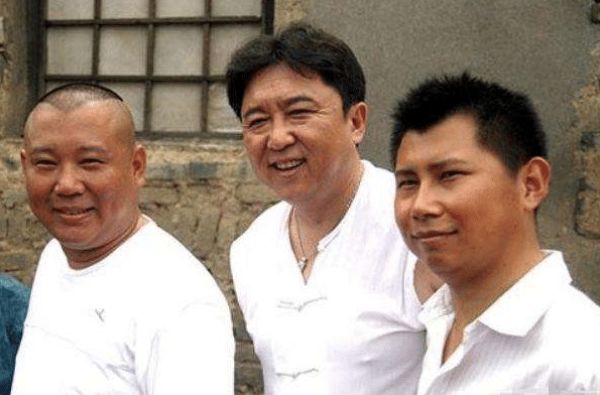 「何云伟」重回德云社?何云伟和于谦拍电影,删光所有讽刺德云社的微博