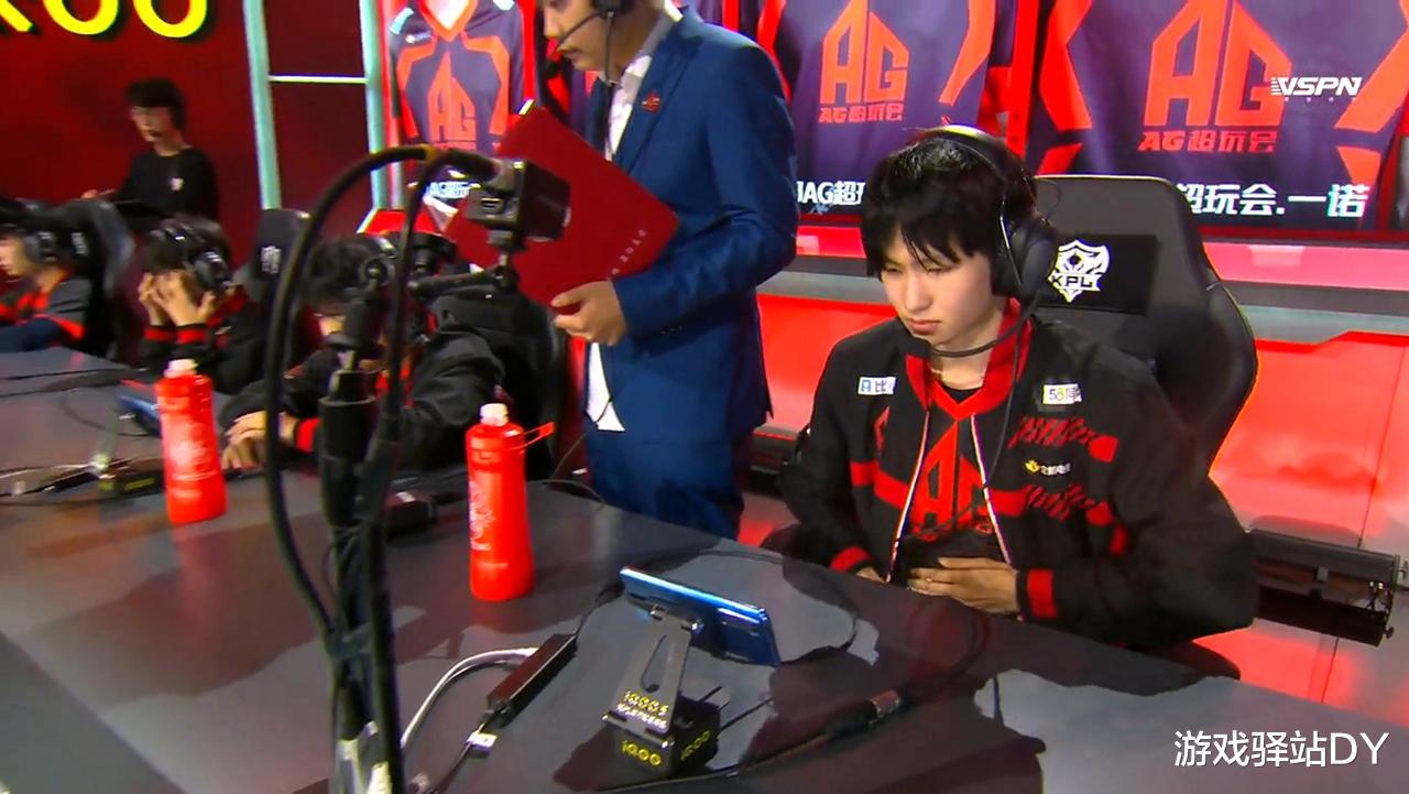 LGD|王者荣耀：收官之战！LGD3: 1战胜AG，锁定胜者组席位！