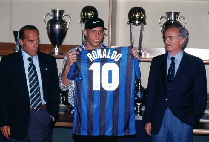 [国际米兰]国际米兰在90年代令人费解，神奇与魔咒同在！