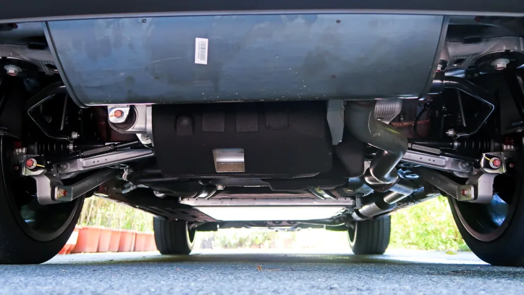 比亚迪唐|还买超跑？深度体验新款比亚迪唐，豪华感丝毫不输BBA