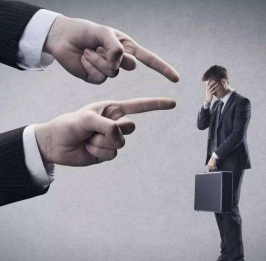 聚会|同学聚会买单大家集体上厕所，班长结账后看到消息愣住了