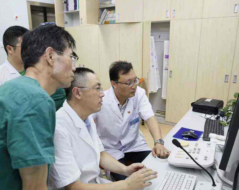 高校|“铁饭碗”最新排行榜曝光，公务员第8，医生第二，第一当之无愧