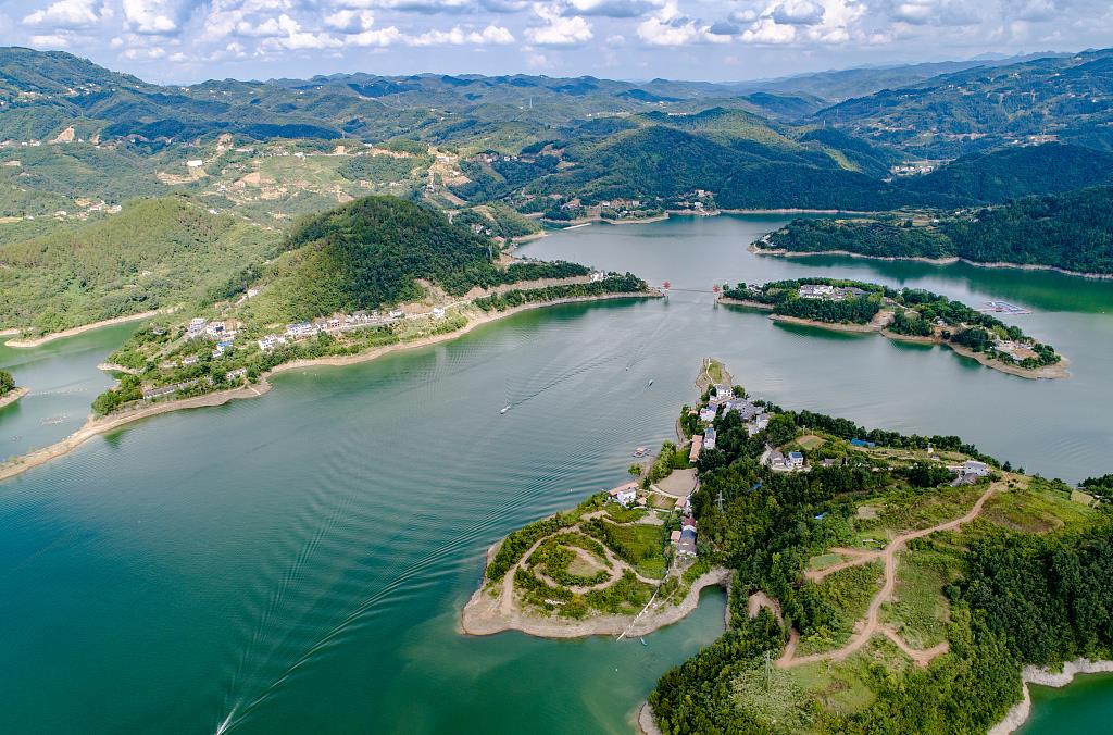 自驾|陕西最美的8条自驾线路，不光风景好去的人也少，周末自驾不堵车