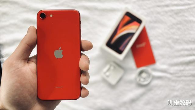 iPhone SE@开售销量暴涨的iPhone SE，如今退货如潮，劝你最好别“入坑”