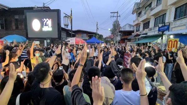 “以後我們會每天集會抗議”！泰國示威者稱已做好“持久戰”準備-圖4