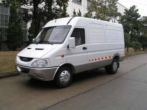 依维柯|六座的轻型客车选哪款比较好？