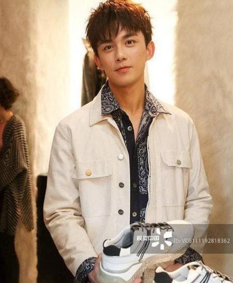 「吴磊」时装周明星无修图,真实颜值曝光,看到吴磊真的被惊艳到了!