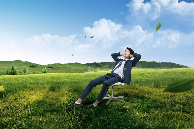 ##老板对你说“辛苦了”，怎么回？低情商才说不辛苦，高情商这么回