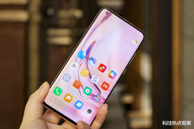 华为荣耀：荣耀机皇大降600，曲面屏128G麒麟990，网友后悔买早了