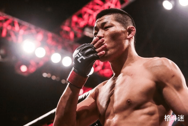 李景亮|最新，李景亮被“鲜血浇头”，面对嚣张对手必须全力对轰！