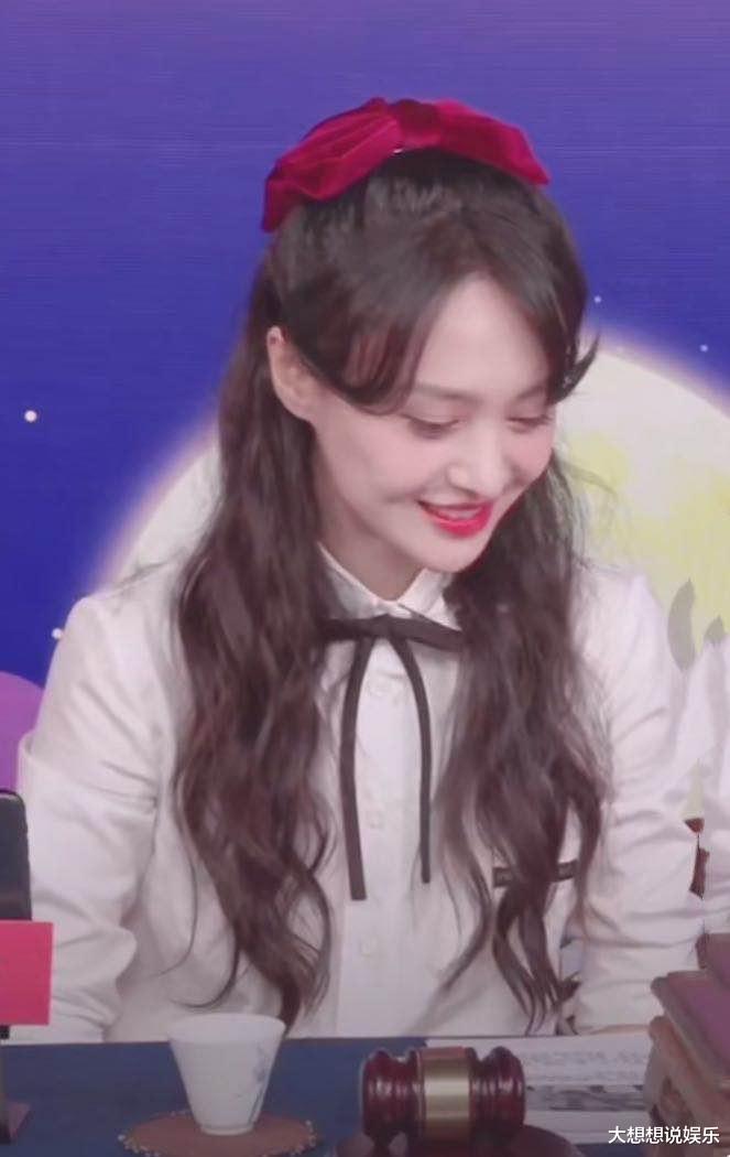 郑爽|郑爽发飙后再次直播！全程低调不敢多说，配合主持人卖货却被吐槽